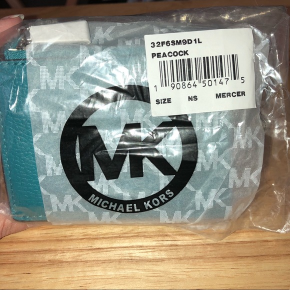 BNWT Michael Kors Mercer Carryall Card Case - Picture 8 of 8